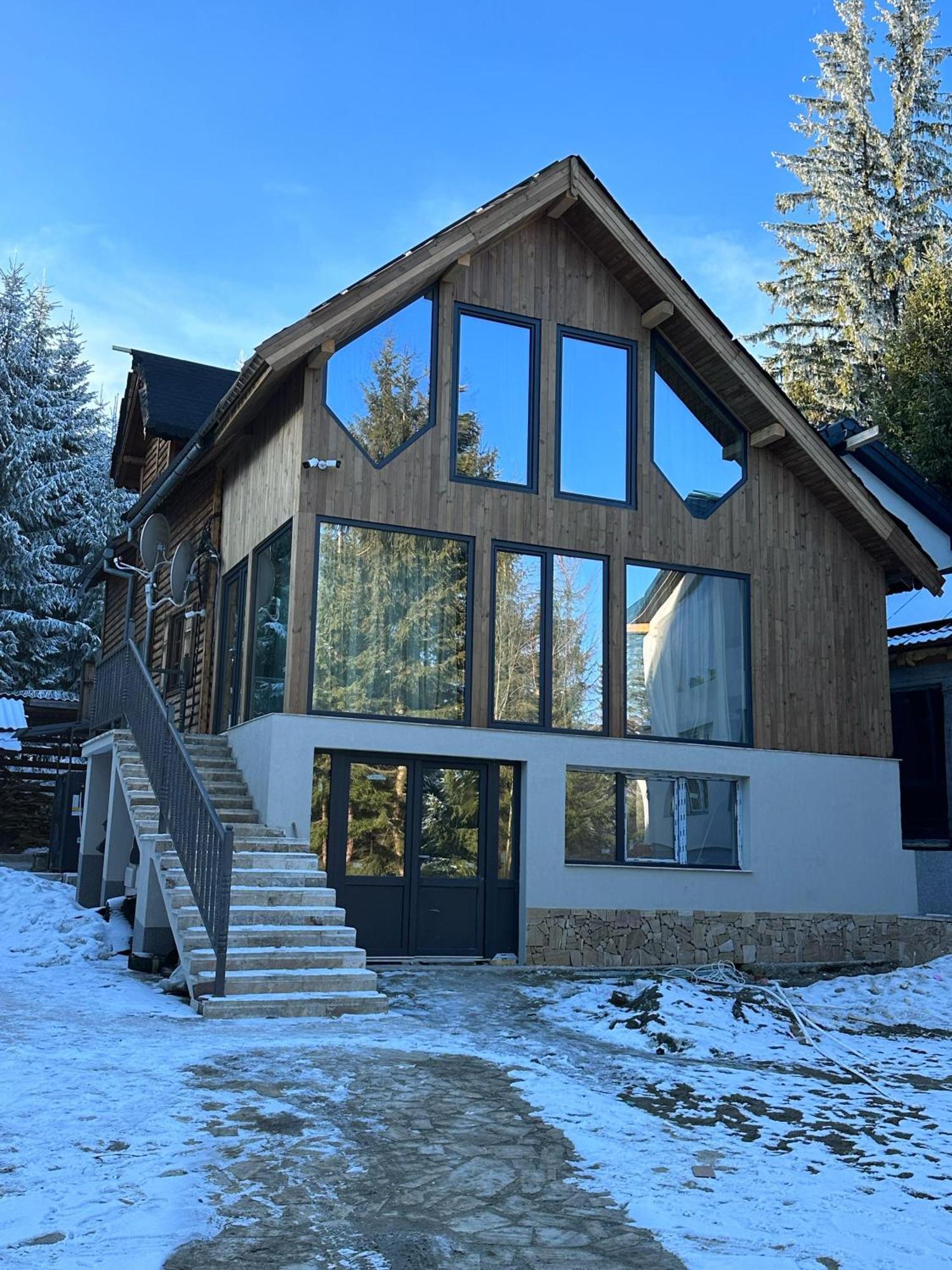 Black Wolf Paltinis Exterior photo
